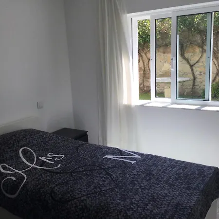 Δωμάτια σε οικογενειακή κατοικία Room Solo - Villa Ribeiro On Way To Santiago With Secure Bike Garage - Esposende