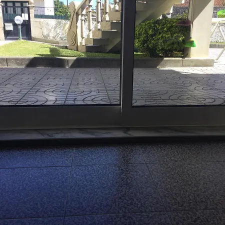 Δωμάτια σε οικογενειακή κατοικία Room Solo - Villa Ribeiro On Way To Santiago With Secure Bike Garage - Esposende *