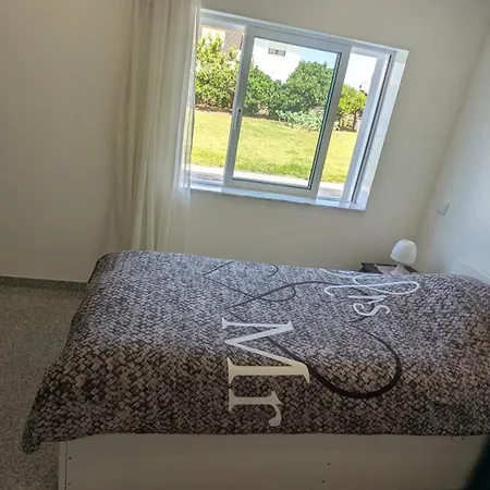 Ribeiro Pilgrims Way To Santiago Bike A Garage For Marinhas 홈스테이 에스포센데