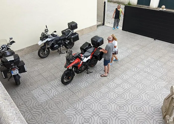 Privatunterkunft Ribeiro Pilgrims Way To Santiago Bike A Garage For Marinhas *