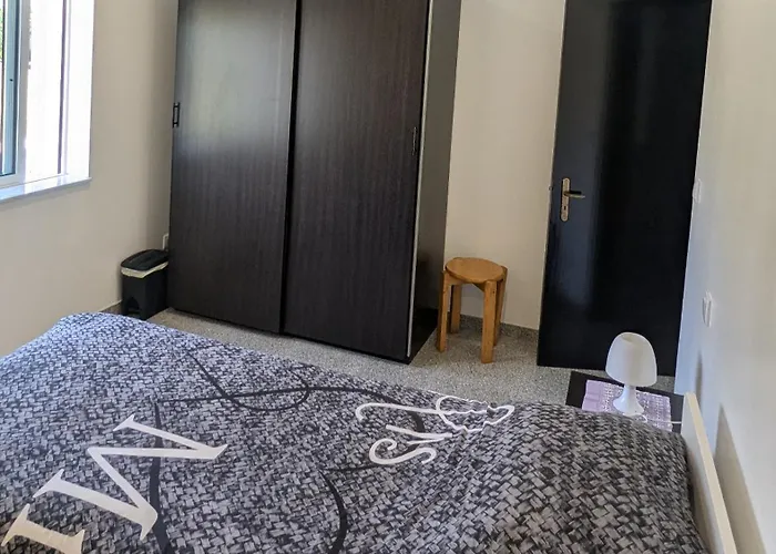 Privatunterkunft Ribeiro Pilgrims Way To Santiago Bike A Garage For Marinhas